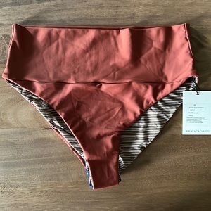 ACACIA - Echo Bottom. S. Clove